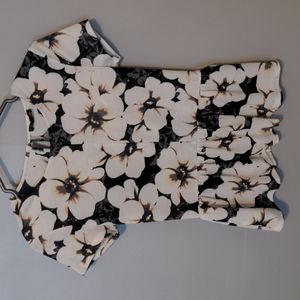 🌸5/$25🌸 Dynamite Short Sleeve Floral Shirt